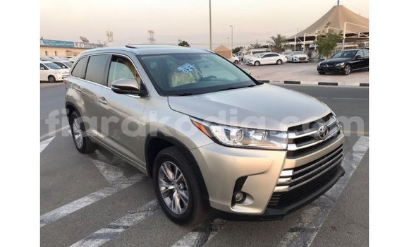 Hividy Toyota Highlander Hafa Car in Import - Dubai in Diana Hividy Toyota Highlander Hafa Car in Import - Dubai in Diana