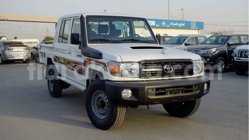 Big with watermark toyota land cruiser diana import dubai 4317