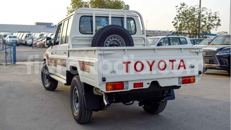 Big with watermark toyota land cruiser diana import dubai 4317