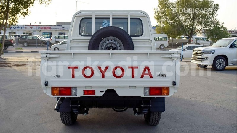 Big with watermark toyota land cruiser diana import dubai 4317