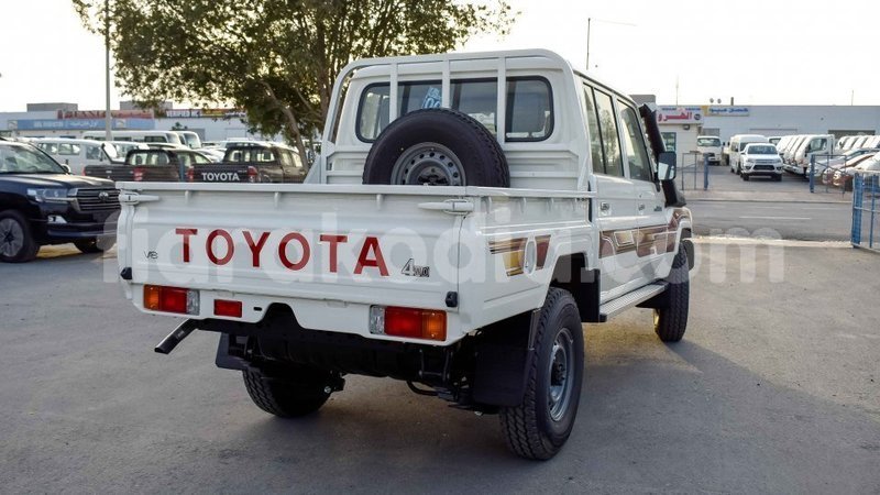 Big with watermark toyota land cruiser diana import dubai 4317