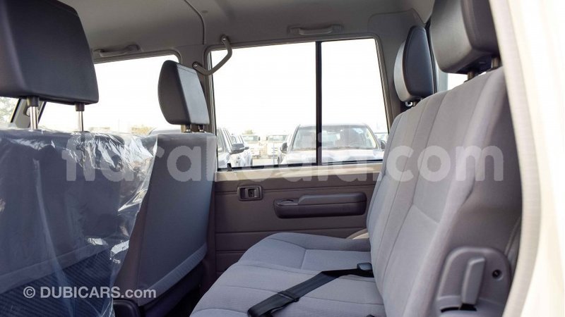 Big with watermark toyota land cruiser diana import dubai 4317