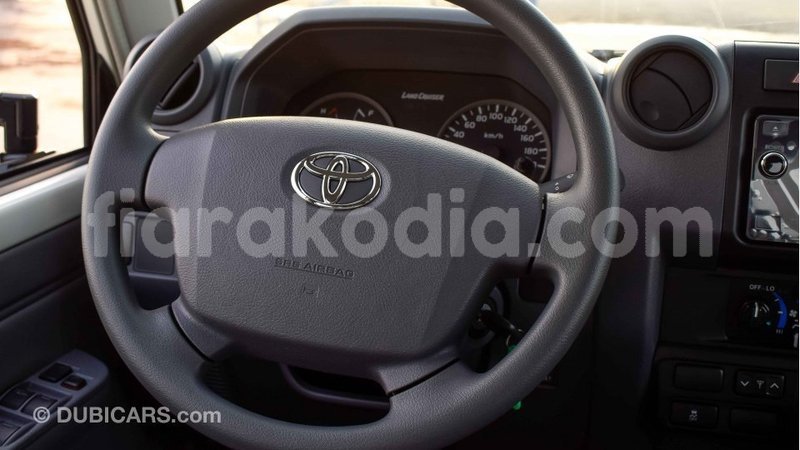 Big with watermark toyota land cruiser diana import dubai 4317