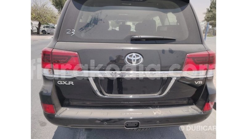 Big with watermark toyota land cruiser diana import dubai 4322