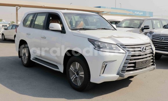 Acheter Import Voiture Lexus LX Blanc à Import - Dubai, Diana Acheter Import Voiture Lexus LX Blanc à Import - Dubai, Diana