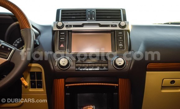 Acheter Import Voiture Toyota Prado Blanc à Import - Dubai, Diana Acheter Import Voiture Toyota Prado Blanc à Import - Dubai, Diana