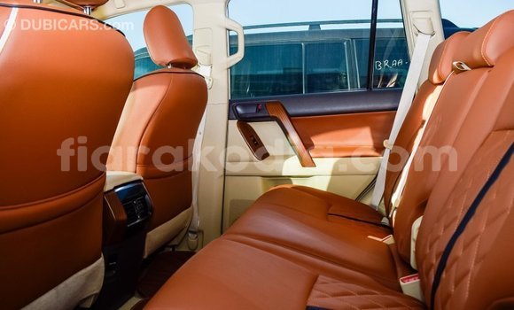 Hividy Toyota Prado fotsy Car in Import - Dubai in Diana Hividy Toyota Prado fotsy Car in Import - Dubai in Diana