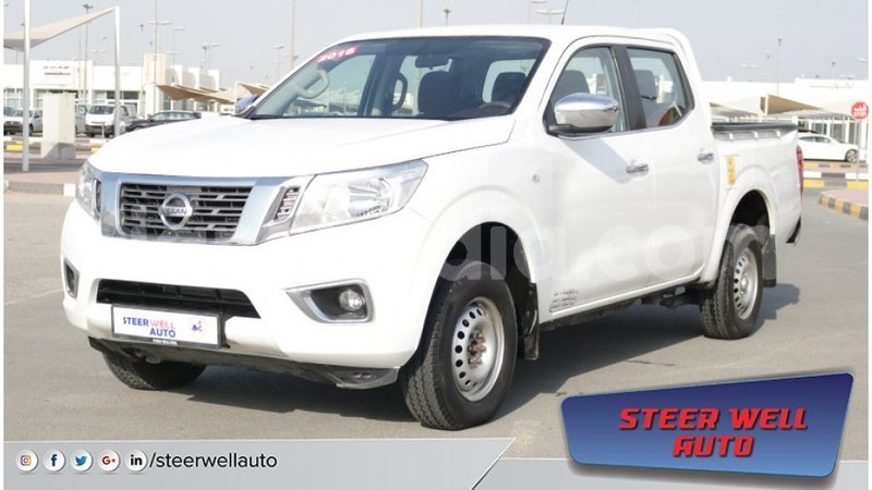 Big with watermark nissan navara diana import dubai 4342