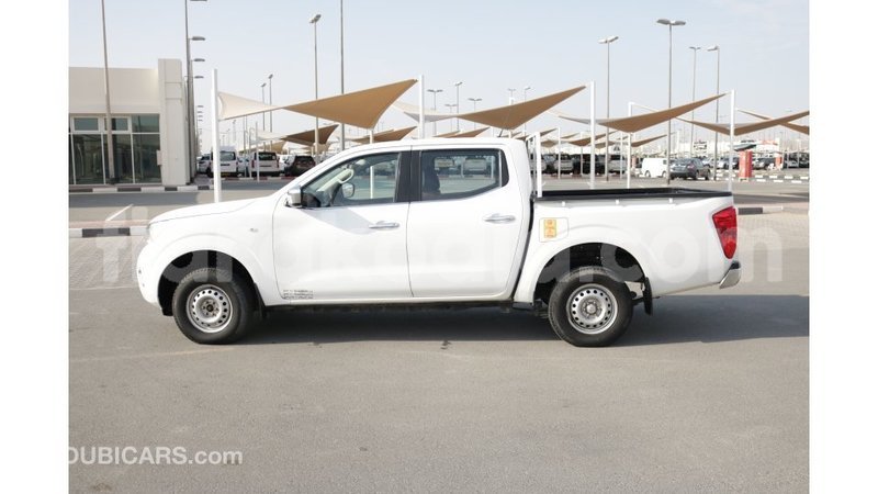 Big with watermark nissan navara diana import dubai 4342