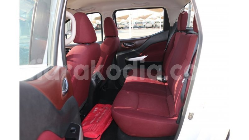 Big with watermark nissan navara diana import dubai 4342