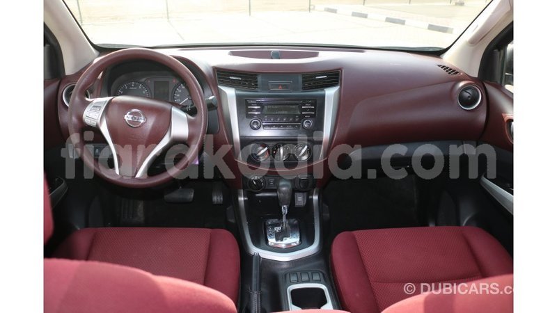 Big with watermark nissan navara diana import dubai 4342