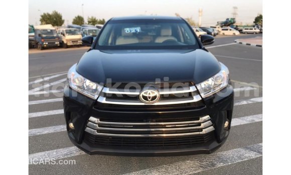 Acheter Import Voiture Toyota Highlander Noir à Import - Dubai, Diana Acheter Import Voiture Toyota Highlander Noir à Import - Dubai, Diana
