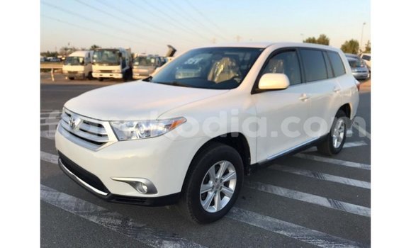 Hividy Toyota Highlander fotsy Car in Import - Dubai in Diana Hividy Toyota Highlander fotsy Car in Import - Dubai in Diana
