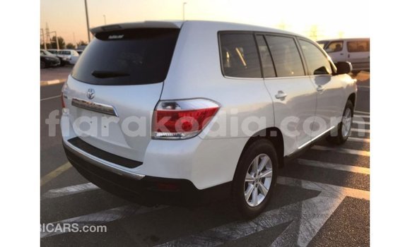 Hividy Toyota Highlander fotsy Car in Import - Dubai in Diana Hividy Toyota Highlander fotsy Car in Import - Dubai in Diana