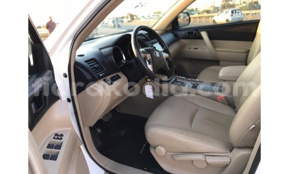 Hividy Toyota Highlander fotsy Car in Import - Dubai in Diana Hividy Toyota Highlander fotsy Car in Import - Dubai in Diana
