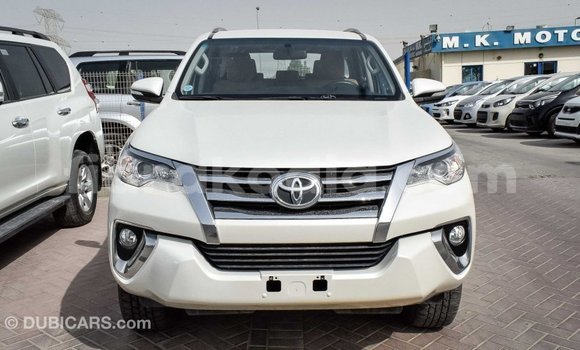 Acheter Import Voiture Toyota Fortuner Blanc à Import - Dubai, Diana Acheter Import Voiture Toyota Fortuner Blanc à Import - Dubai, Diana