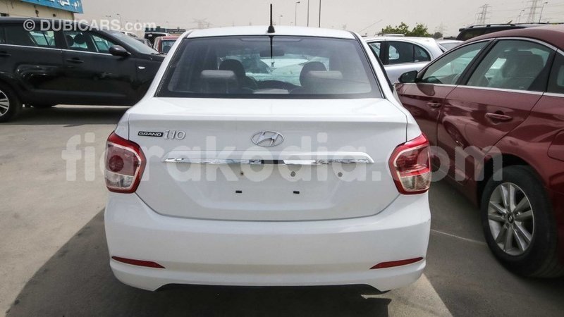 Big with watermark hyundai i10 diana import dubai 4358