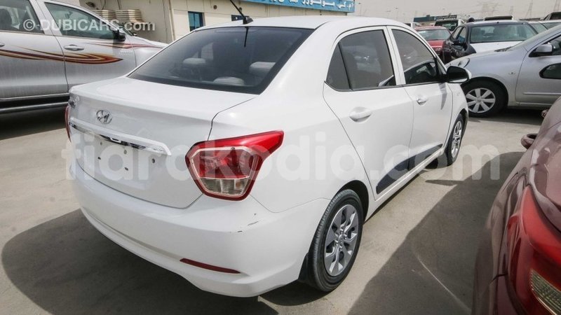 Big with watermark hyundai i10 diana import dubai 4358