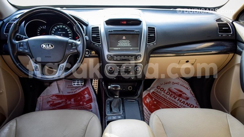 Big with watermark kia sorento diana import dubai 4363