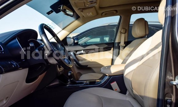 Acheter Import Voiture Kia Sorento Marron à Import - Dubai, Diana Acheter Import Voiture Kia Sorento Marron à Import - Dubai, Diana