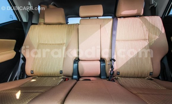 Acheter Import Voiture Toyota Fortuner Blanc à Import - Dubai, Diana Acheter Import Voiture Toyota Fortuner Blanc à Import - Dubai, Diana