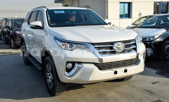 Hividy Toyota Fortuner fotsy Car in Import - Dubai in Diana Hividy Toyota Fortuner fotsy Car in Import - Dubai in Diana