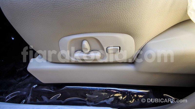 Big with watermark mitsubishi pajero diana import dubai 4375