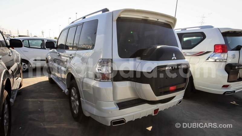 Big with watermark mitsubishi pajero diana import dubai 4375