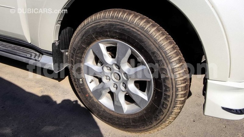 Big with watermark mitsubishi pajero diana import dubai 4375