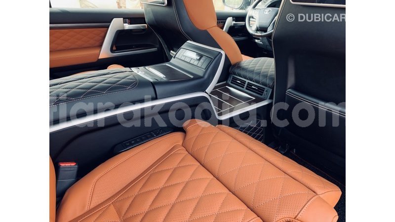 Big with watermark toyota land cruiser diana import dubai 4387