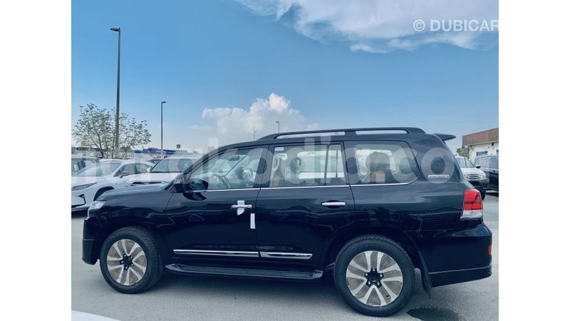 Big with watermark toyota land cruiser diana import dubai 4387