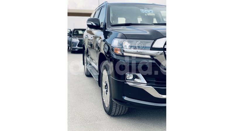 Big with watermark toyota land cruiser diana import dubai 4387