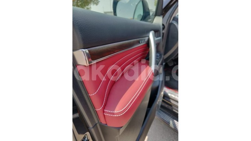 Big with watermark toyota land cruiser diana import dubai 4396