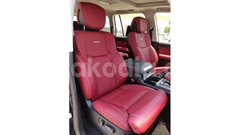 Big with watermark toyota land cruiser diana import dubai 4396