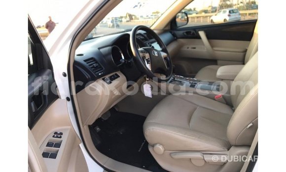 Hividy Toyota Highlander fotsy Car in Import - Dubai in Diana Hividy Toyota Highlander fotsy Car in Import - Dubai in Diana