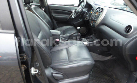 Acheter Occasion Voiture Toyota RAV4 Beige à Antananarivo, Analamanga Acheter Occasion Voiture Toyota RAV4 Beige à Antananarivo, Analamanga