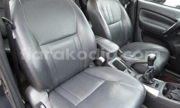 Acheter Occasion Voiture Toyota RAV4 Beige à Antananarivo, Analamanga Acheter Occasion Voiture Toyota RAV4 Beige à Antananarivo, Analamanga