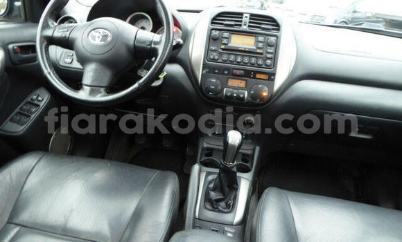 Acheter Occasion Voiture Toyota RAV4 Beige à Antananarivo, Analamanga Acheter Occasion Voiture Toyota RAV4 Beige à Antananarivo, Analamanga