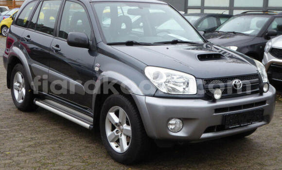 Acheter Occasion Voiture Toyota RAV4 Beige à Antananarivo, Analamanga Acheter Occasion Voiture Toyota RAV4 Beige à Antananarivo, Analamanga