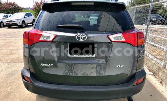 Acheter Occasion Voiture Toyota RAV4 Beige à Antananarivo, Analamanga Acheter Occasion Voiture Toyota RAV4 Beige à Antananarivo, Analamanga