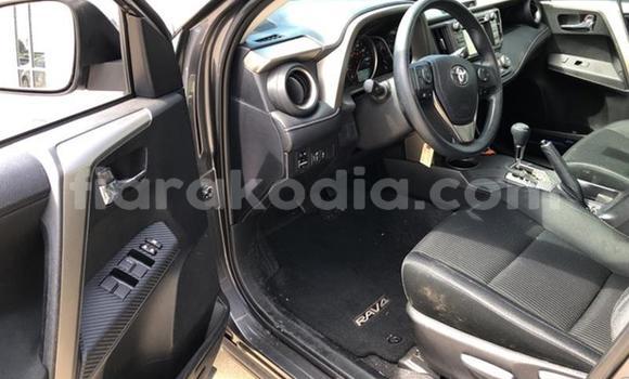 Acheter Occasion Voiture Toyota RAV4 Beige à Antananarivo, Analamanga Acheter Occasion Voiture Toyota RAV4 Beige à Antananarivo, Analamanga