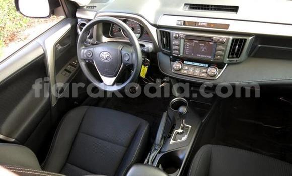 Acheter Occasion Voiture Toyota RAV4 Beige à Antananarivo, Analamanga Acheter Occasion Voiture Toyota RAV4 Beige à Antananarivo, Analamanga