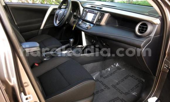 Acheter Occasion Voiture Toyota RAV4 Beige à Antananarivo, Analamanga Acheter Occasion Voiture Toyota RAV4 Beige à Antananarivo, Analamanga