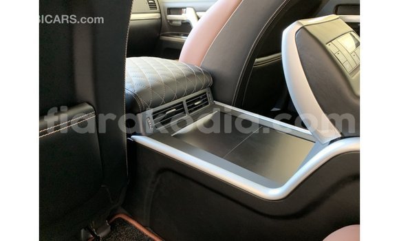 Acheter Import Voiture Toyota Land Cruiser Noir à Import - Dubai, Diana Acheter Import Voiture Toyota Land Cruiser Noir à Import - Dubai, Diana