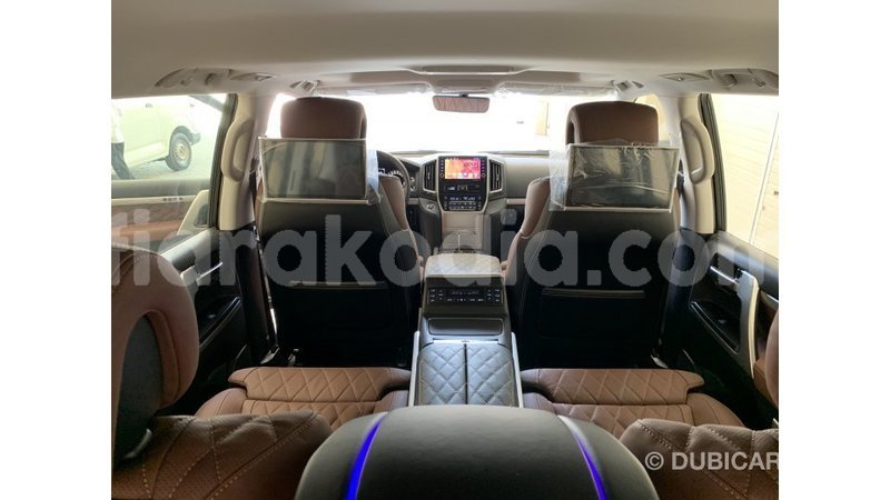 Big with watermark toyota land cruiser diana import dubai 4408