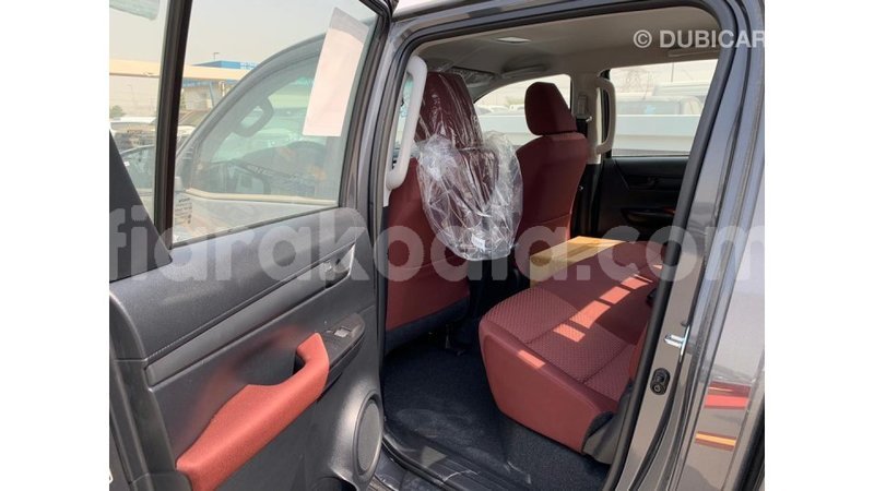 Big with watermark toyota hilux diana import dubai 4409