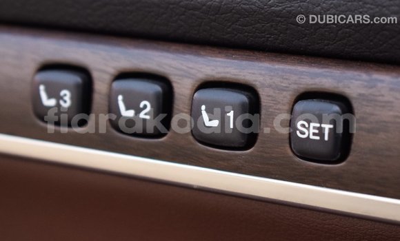 Acheter Import Voiture Toyota Land Cruiser Blanc à Import - Dubai, Diana Acheter Import Voiture Toyota Land Cruiser Blanc à Import - Dubai, Diana