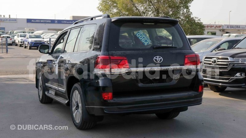 Big with watermark toyota land cruiser diana import dubai 4420