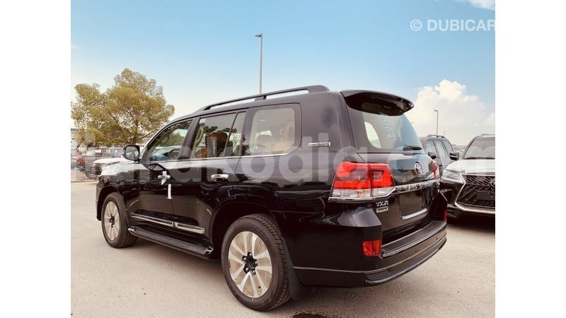 Big with watermark toyota land cruiser diana import dubai 4429