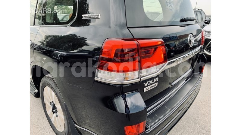 Big with watermark toyota land cruiser diana import dubai 4429